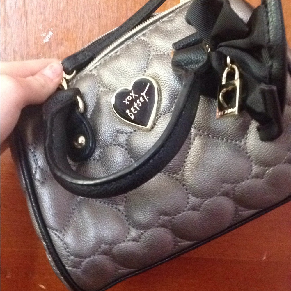 *CLOSING SALE*Betsy Johnson purse ♥️